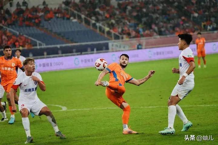 你们觉得在, 场边指挥海